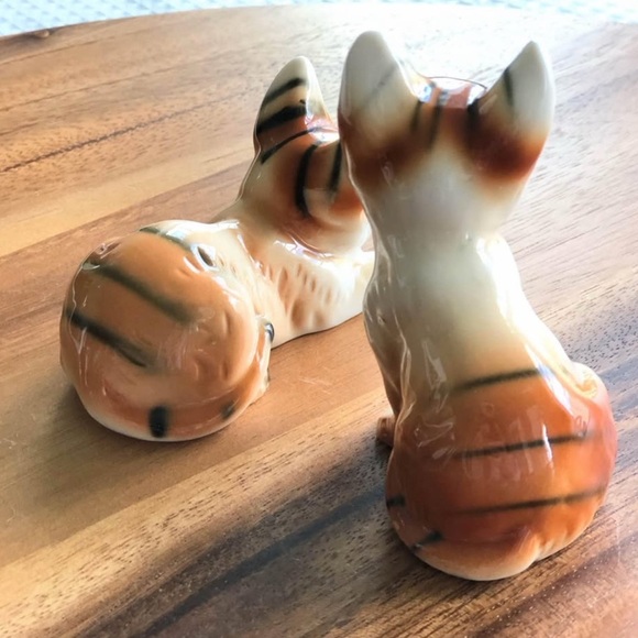 Tabby Cat/Kitten Bone China Figurines (2) Vintage,Made In Taiwan - Picture 4 of 10